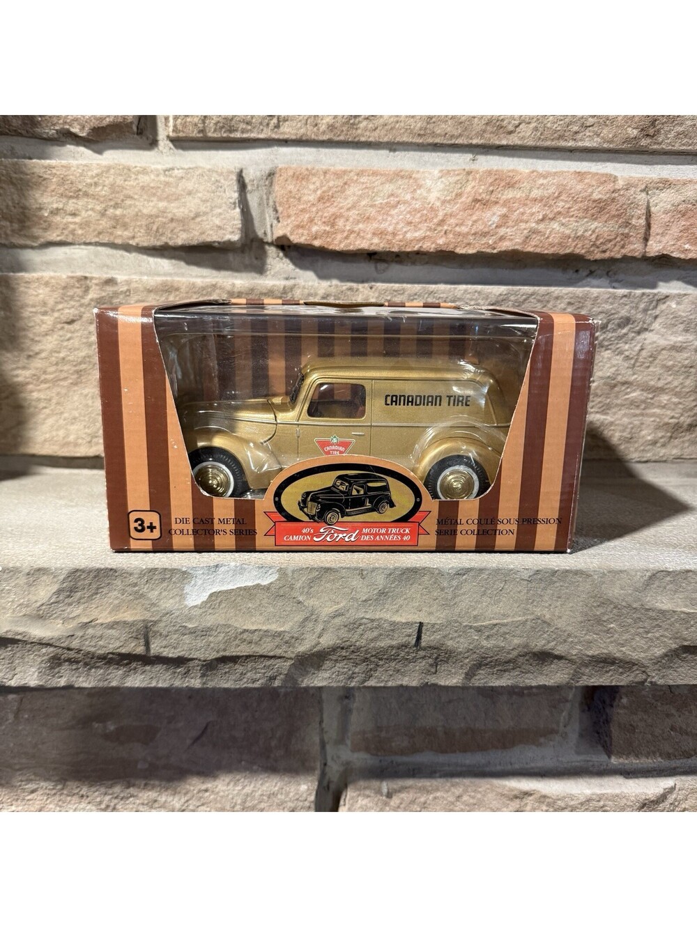 Vintage 1940s Ford Motor Truck Canadian Tire Diecast Bank Gold 1:24 Scale NIB